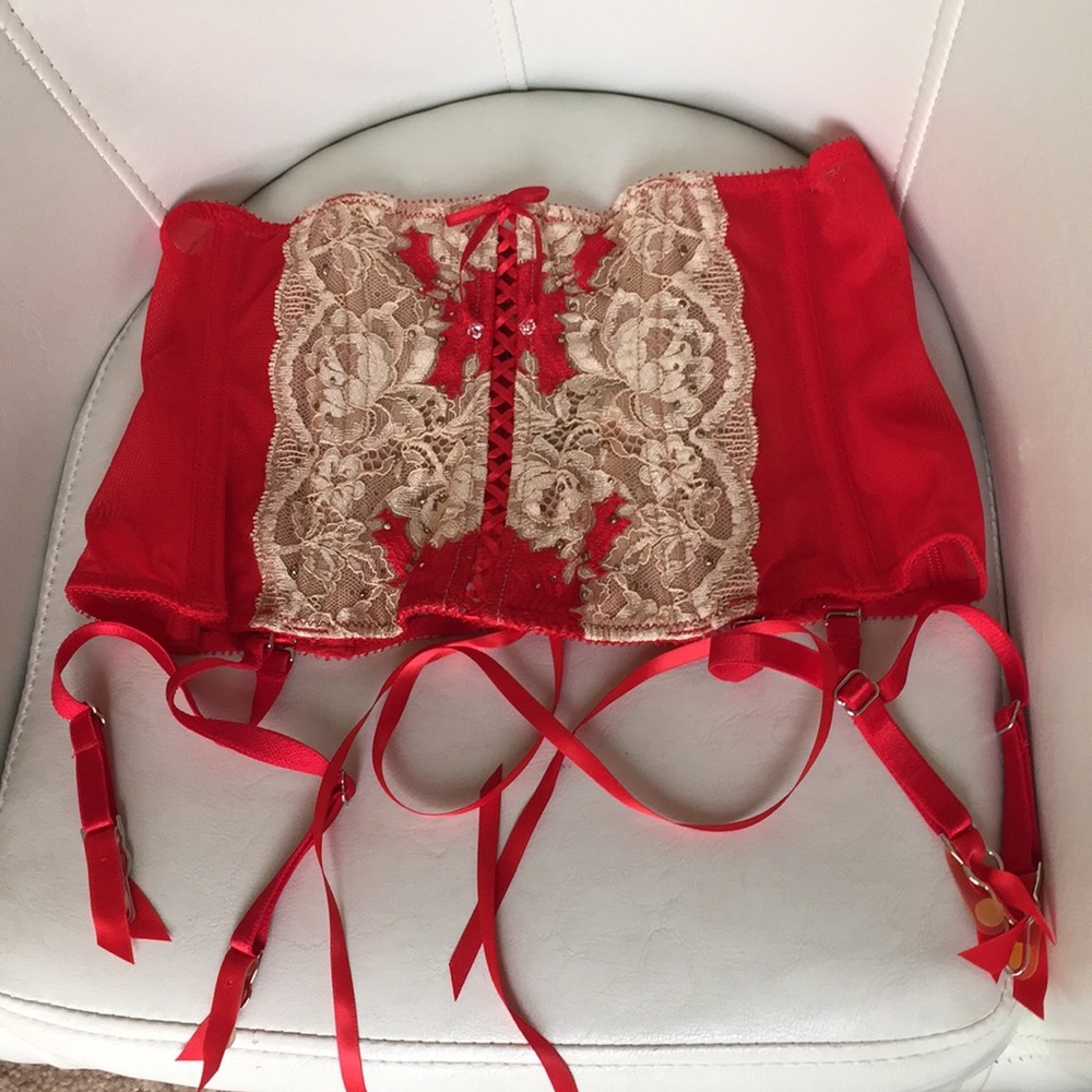 Victoria’s Secret belt